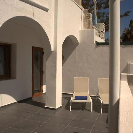 Moschatos House Affittacamere Kamári